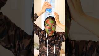 それを見た時の彼の顔！🤣 #面白い動画 #面白いショート #笑 #ジョーク #反応