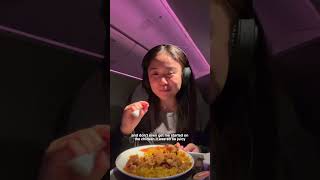 what I ate on a 14 hour plane ride ✈️🍷🍗🍣🍪🍞🍍#travel #airplanefood #shorts