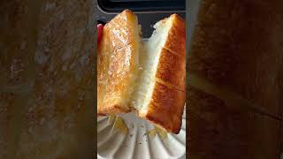 𝔹𝔸𝕃𝕄𝕌𝔻𝔸 𝕋𝕙𝕖 𝕋𝕠𝕒𝕤𝕥𝕖𝕣 🍞  Being a bread lover and baker, I am VERY serious about the