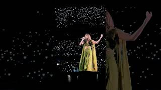 "When Taylor arrives, the night turns to starlight ✨🌙 #QueenEnergy" #taylorswift #taylorsversion