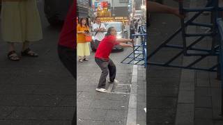 【衝撃映像】トー横を封鎖してガチギレするおじさん   #shorts #TikTok #トー横 #炎上 #路上 #歌舞伎町 #地雷系 #ホスト #コンカフェ