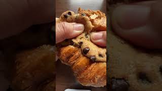 This croissant went viral for a reason #shorts #croissant #cookie #cebu #cebueats #dessert
