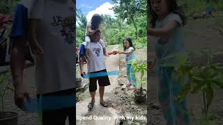 Playing with the kids shoulder carrying. #Love #Joy #Happiness during free time. Mga luhagan #bataa