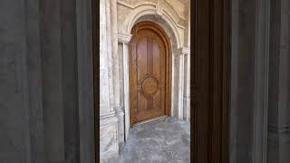 From raw oak to timeless design – crafted with precision and passion. #OakWoodDoor#Woodworking