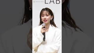 「鍛えてはないんです…」 #山本舞香 、お腹チラ見せコーデで腹筋披露！？美ボディ褒められ照れ #shorts