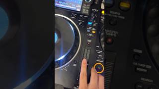 Not bad for a single handed transition #djcommunity #dj #hiphopindiadancerealtyshowand #djculture