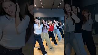 #kpop #momoland #dance #beautiful #viralvideo #bts #ytshorts #terigaliyon #koreanmusic #koreanpop