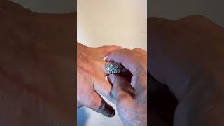 How to remove a tight ring.  きつい指輪の外し方 #kachinatrading