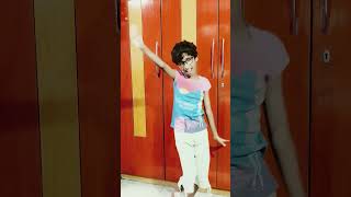 Shaky Shaky 🥰 #youtubeshorts #dance #explore #love #trending