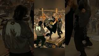 東京リベンジャーズ 2 血のハロウィン編 -決戦 | 一虎の罠に誘い出されたMikey、拘束下の“一蹴”で返す 🐯🛵⚔️💥