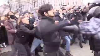 bneVideo Russia Navalny protests  moscow man fighting OMON kung fu