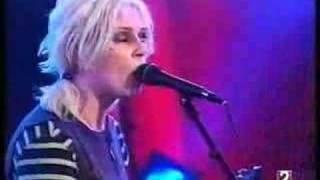 L7 - Pretend We're Dead (Live 2000)