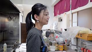 怒涛の炒飯ラッシュ！腹パン必至の町中華を支える美人女将に密着丨Egg Fried Rice-Wok Skills In Japan