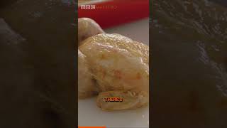 Marco Pierre White prepares a delicious roast chicken #shorts #marcopierrewhite