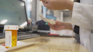 VERIFY: Can pharmacies in Texas change your prescription from brand name to generic?