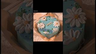Flower design cakes #cakes #strawberrycakes #birthdaycakedesign #chocolate #cakedesign #trending