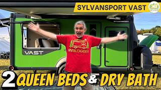 クイーンベッド2台とバスルームを備えた小型キャンピングトレーラー：SylvanSport VAST