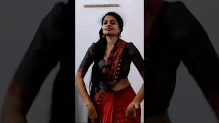 Celebrity dance in saree with navel clevage #navel #reels #instareels #hindi #hot #sexy #women