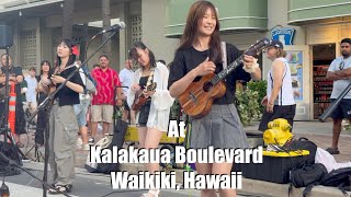 日本人の女の子たちが素晴らしいウクレレを演奏しました。ビデオ1、#UKULELESHOW、#JapaneseGirls、#ワイキキ、#ハワイ、