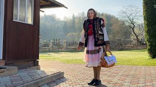 Traditional Easter Celebration in Ukraine: Baking and Blessing with Grandma