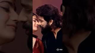AlluArjun ne kiya Rashmika Ko Kiss #pushpa2 #alluarjun #rashmikamandannaawardshow#viralshorts #short