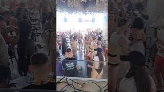 Re-1 Shake up Shake up live Beach bar
