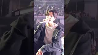 Write In comments who's concert is this 🤭 #socialmediafame #socialmediastars #celebritynews #instant