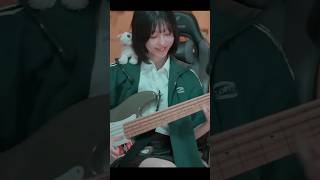 秒針を噛む (ずっと真夜中でいいのに。) を弾く人