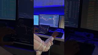 candlestick analysis laptop and tap #quotex #shurts