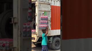 পুরুষের দায়িত্ব নাকি জন্ম থেকে শুরু,বয়স যাই হোক কাঁধে তুলতে হবে ভার পুরুষ মানুষের কোন দুঃখ নাই ❤️